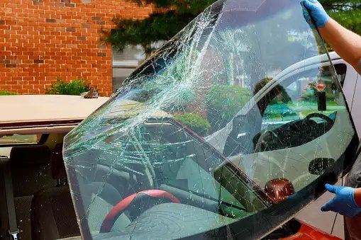 Get auto glass repair in Mar Vista CA Ensure your safety with our professional windshield repair and replacement services